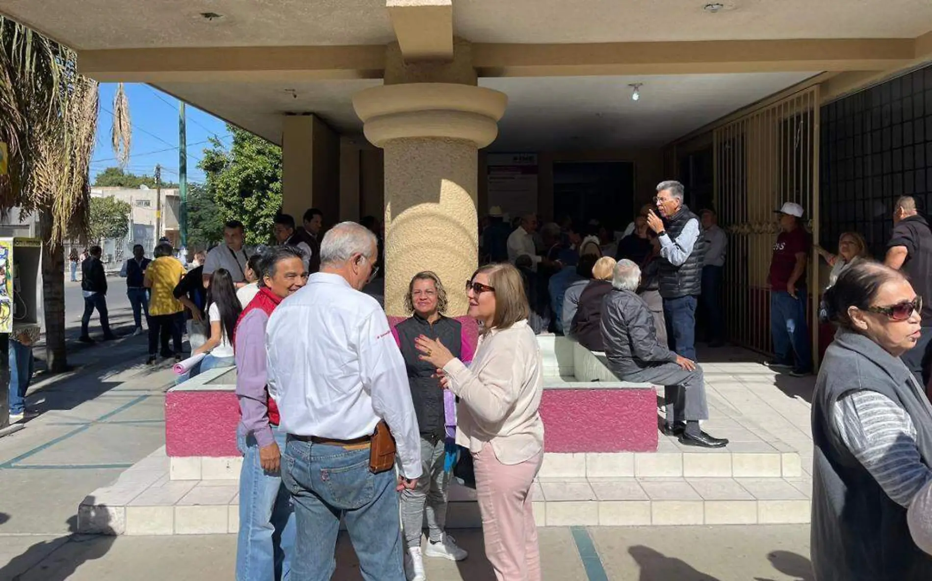 Ciudadanos de Gómez Palacio se unen en marcha del INE